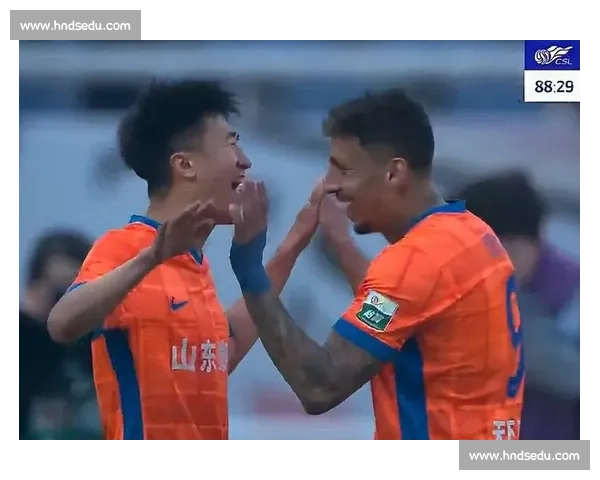 泰山 2-1 逆转海港！刘洋推射成制胜关键